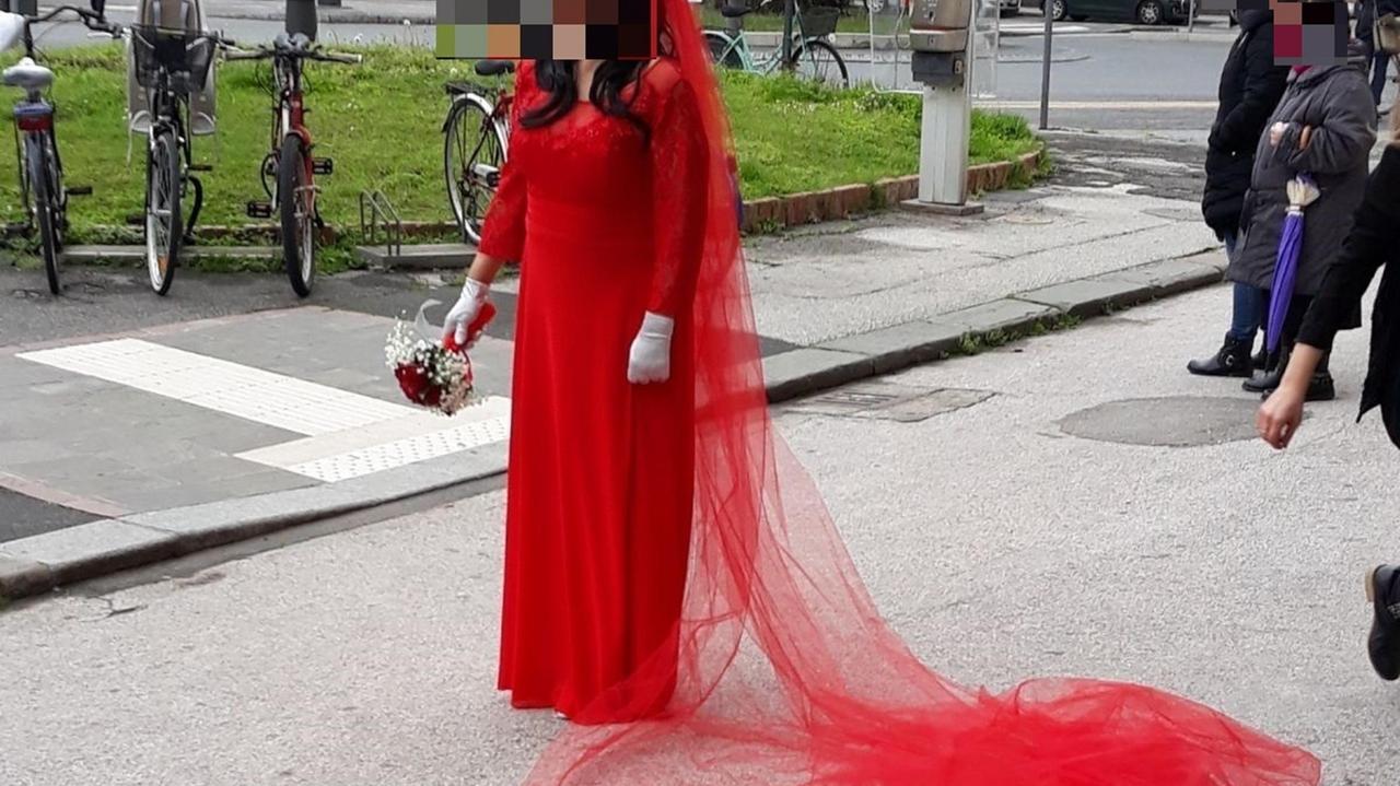 Uno dei presunti falsi matrimoni celebrati in municipio a Livorno