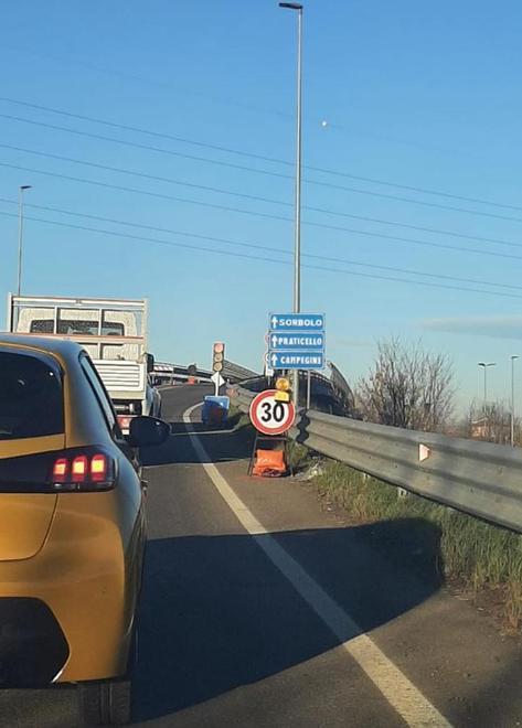 Gattatico, lavori al cavalcavia a Praticello: code e disagi sulla sp 38 