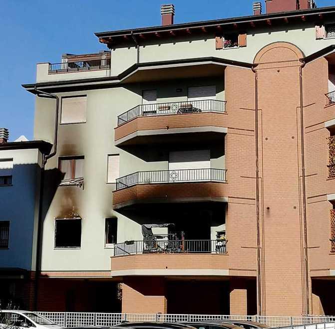 Vignola, due appartamenti dichiarati inagibili dopo il rogo 