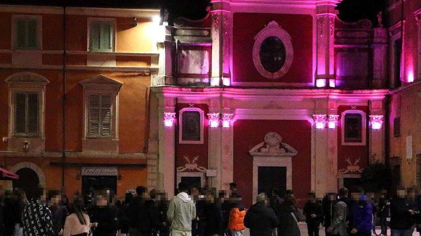 I titolari dei locali non ci stanno: «Fateci chiudere almeno all’una»