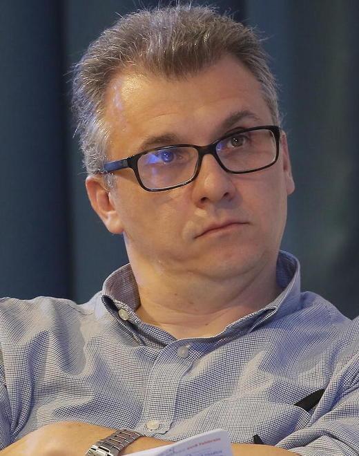 «Intanto chiudiamo Ponte di Mezzo al traffico privato» 