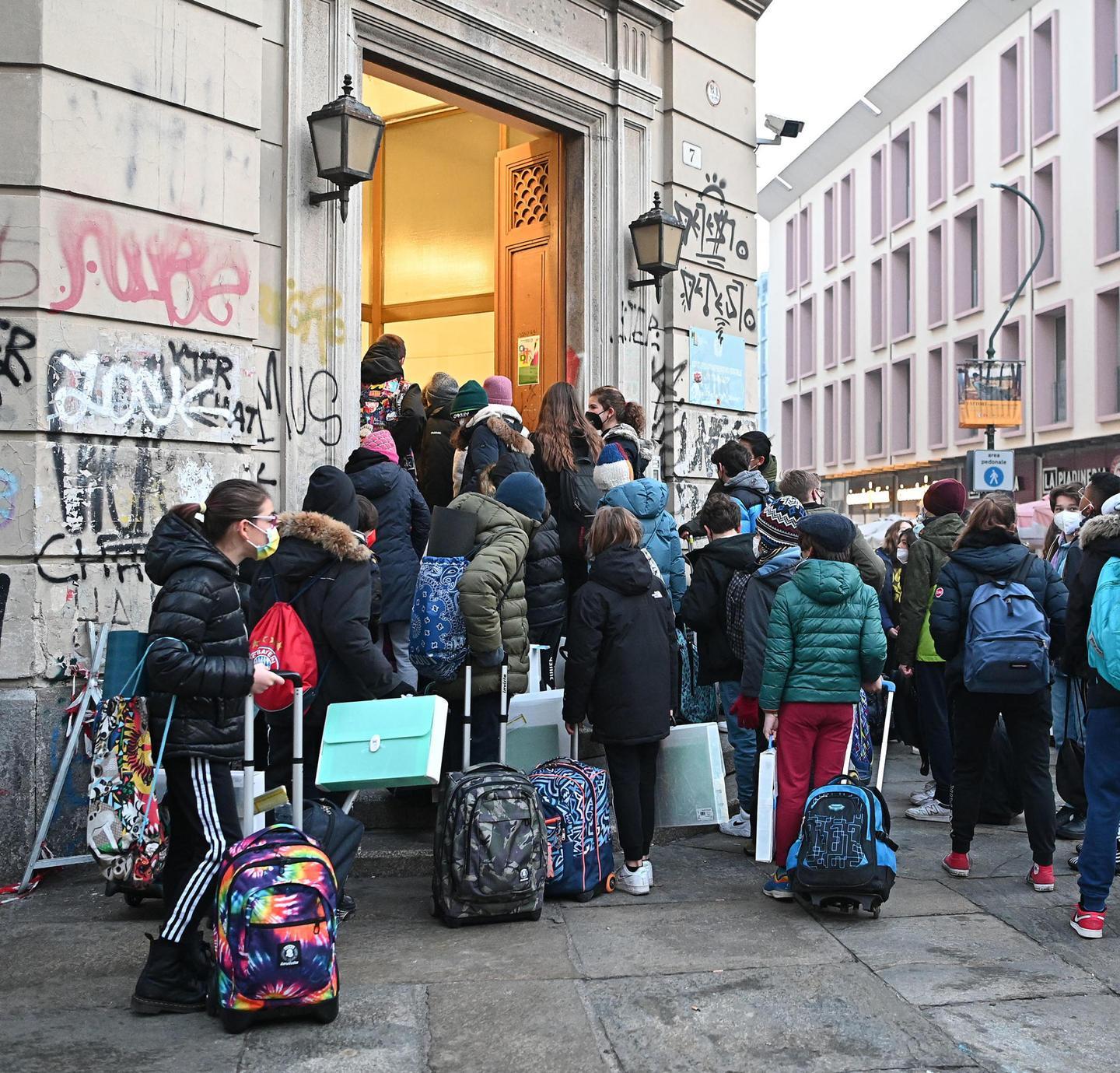 Bianchi difende le scuole aperte 