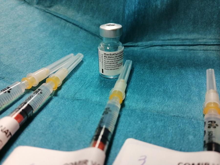 Covid, Sassari: a 18 persone aria al posto del vaccino