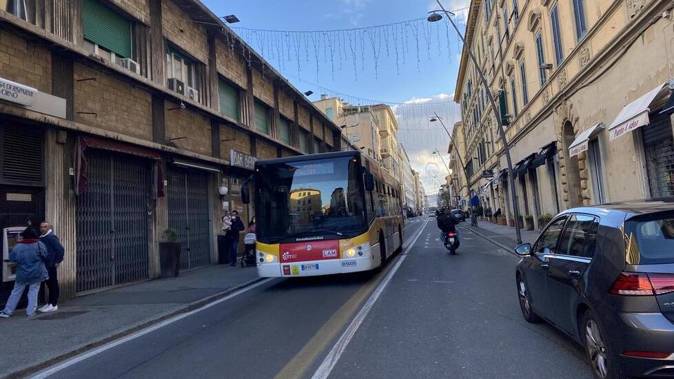 La corsia preferenziale dei bus in via Marradi