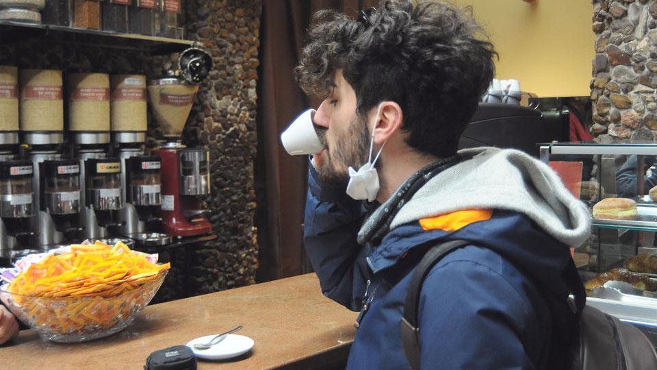 Scatta la stangata sul caffè: 1,50 euro. Così in 7 bar di Empoli. Bollette: il caso-choc