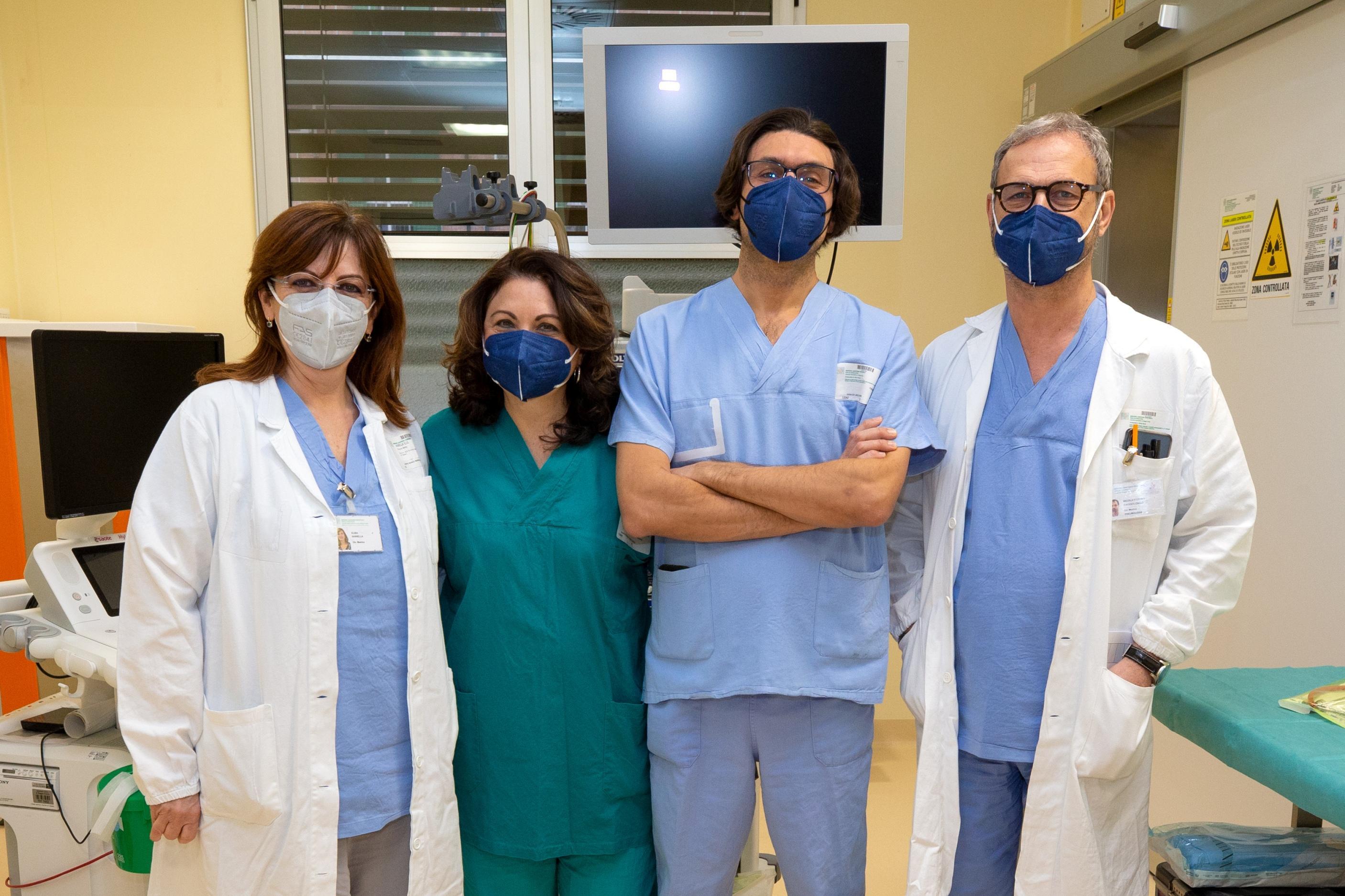 L'equipe medica di emergenza che è intervenuta sul bimbo che aveva inalato un'arachide