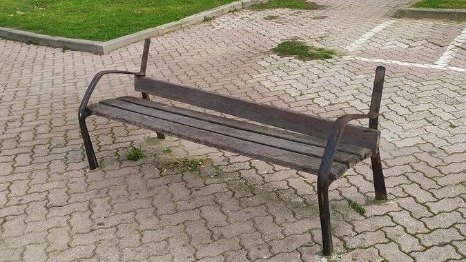Se l’arredo urbano «è arte minimalista»