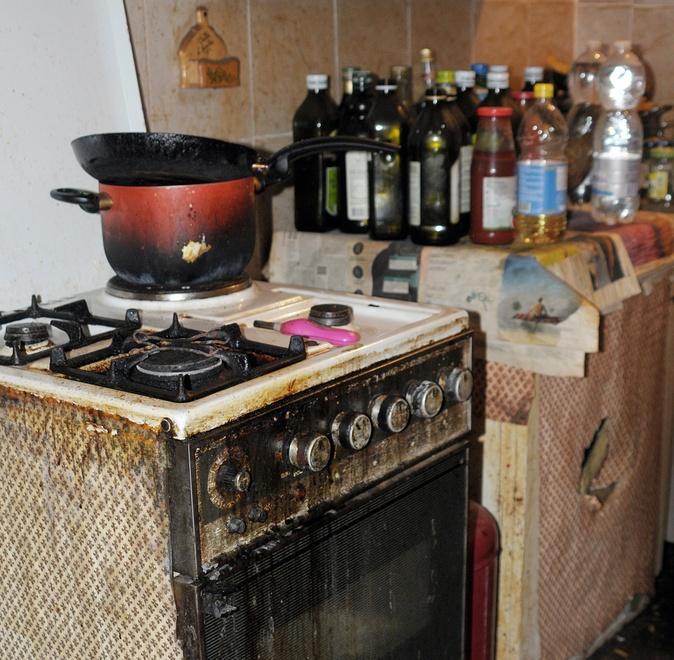 Malato, vive in un tugurio «Ma rifiuta di essere aiutato»