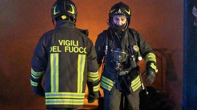 In fiamme la Mitumba Tex di Montemurlo Danni ingenti, nessuna persona coinvolta