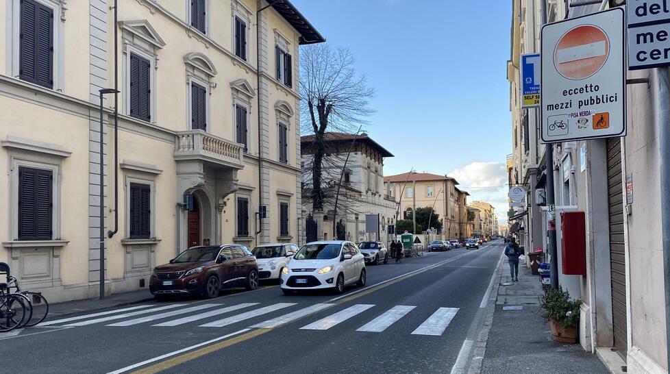Corsie dei bus protette in via Marradi, le reazioni: «Ok alle telecamere, ma non rialzate i marciapiedi» 