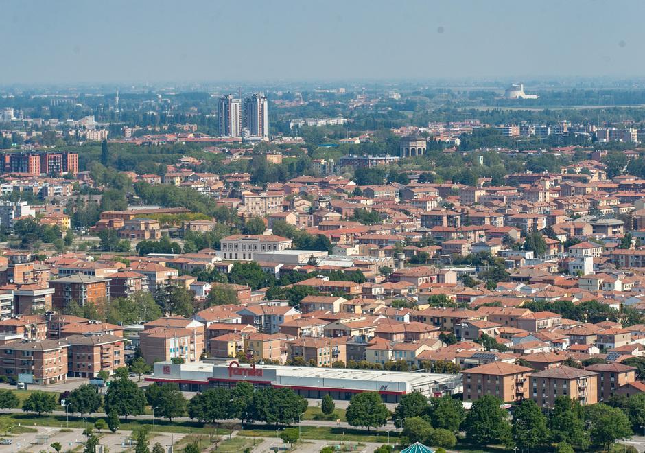 Ferrara, il Comune intasca 32,5 milioni dall’Imu. Ferraresi ligi, non hanno evaso nel 2021 