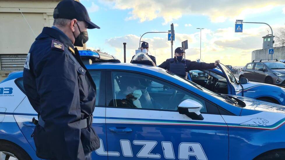 Non si fermano all’alt: presi dopo l’inseguimento nel centro di Livorno