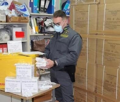 Mirandola. Camici “falsi” per i sanitari in emergenza Covid 