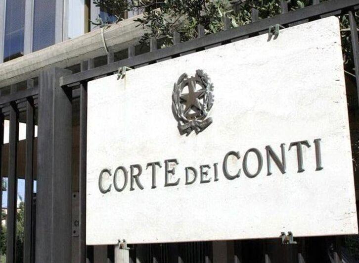Pagamenti simulati, ex impiegata restituisce 15mila euro ai Comuni