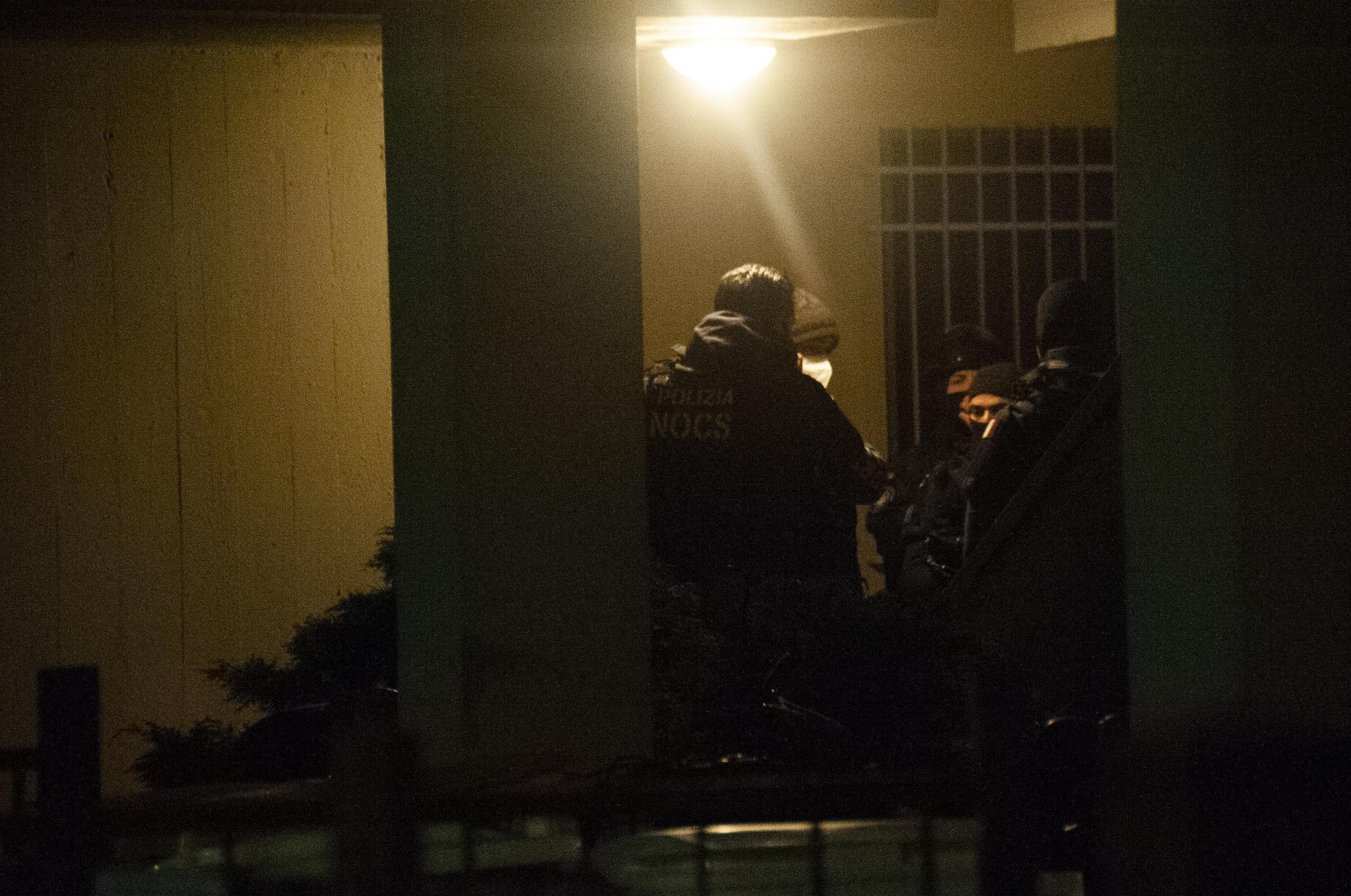 L’intervento dei Nocs nell’abitazione del 44enne barricato in casa