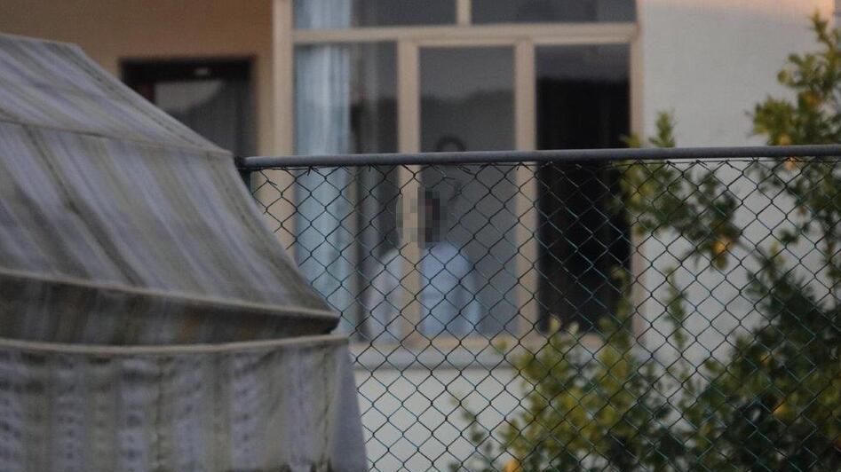La pistola fa fuoco, la gente va in strada: alla fine l’irruzione. Il racconto del terrore a Torre del Lago