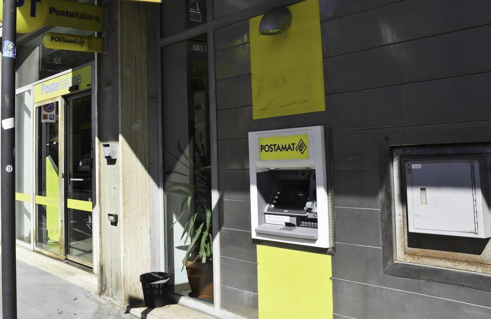 Attenzione ai piccoli comuni con nuovi Atm, restyling e wi-fi 