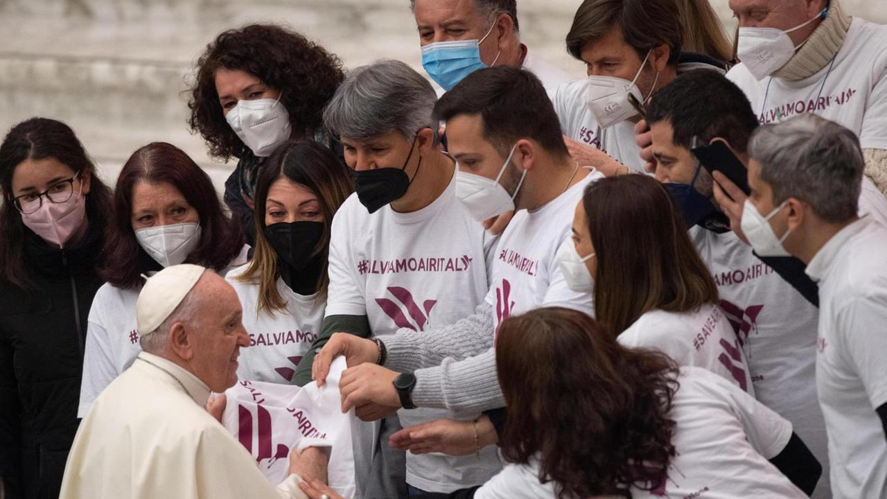 Il Papa: «Salvate i lavoratori Air Italy» 