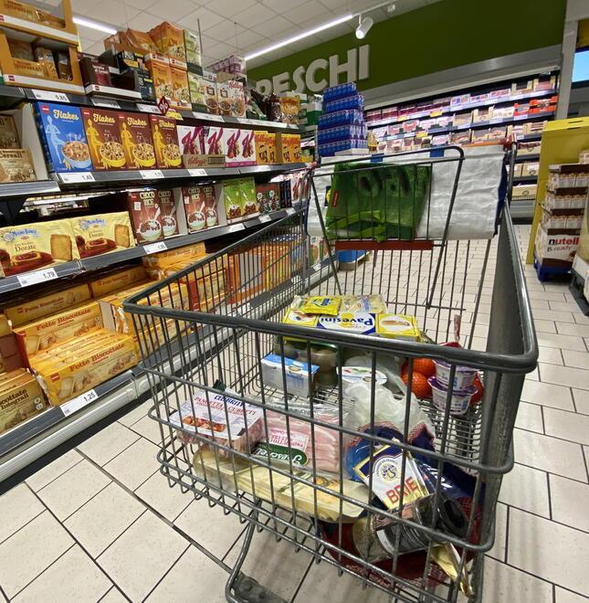 Bozza del nuovo Dpcm: senza Green pass consentiti soltanto i servizi essenziali 