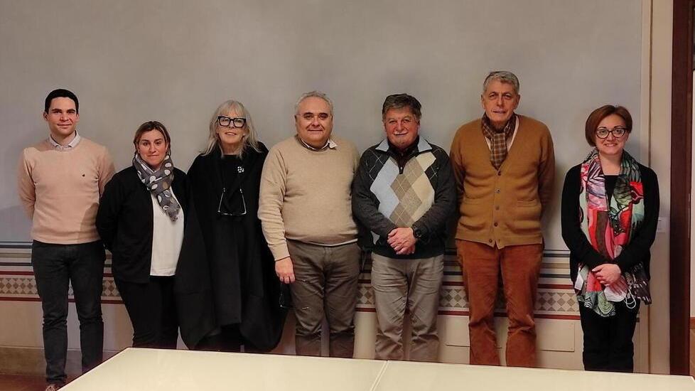 Il sindaco Daniele Donati (al centro) con la squadra degli assessori
