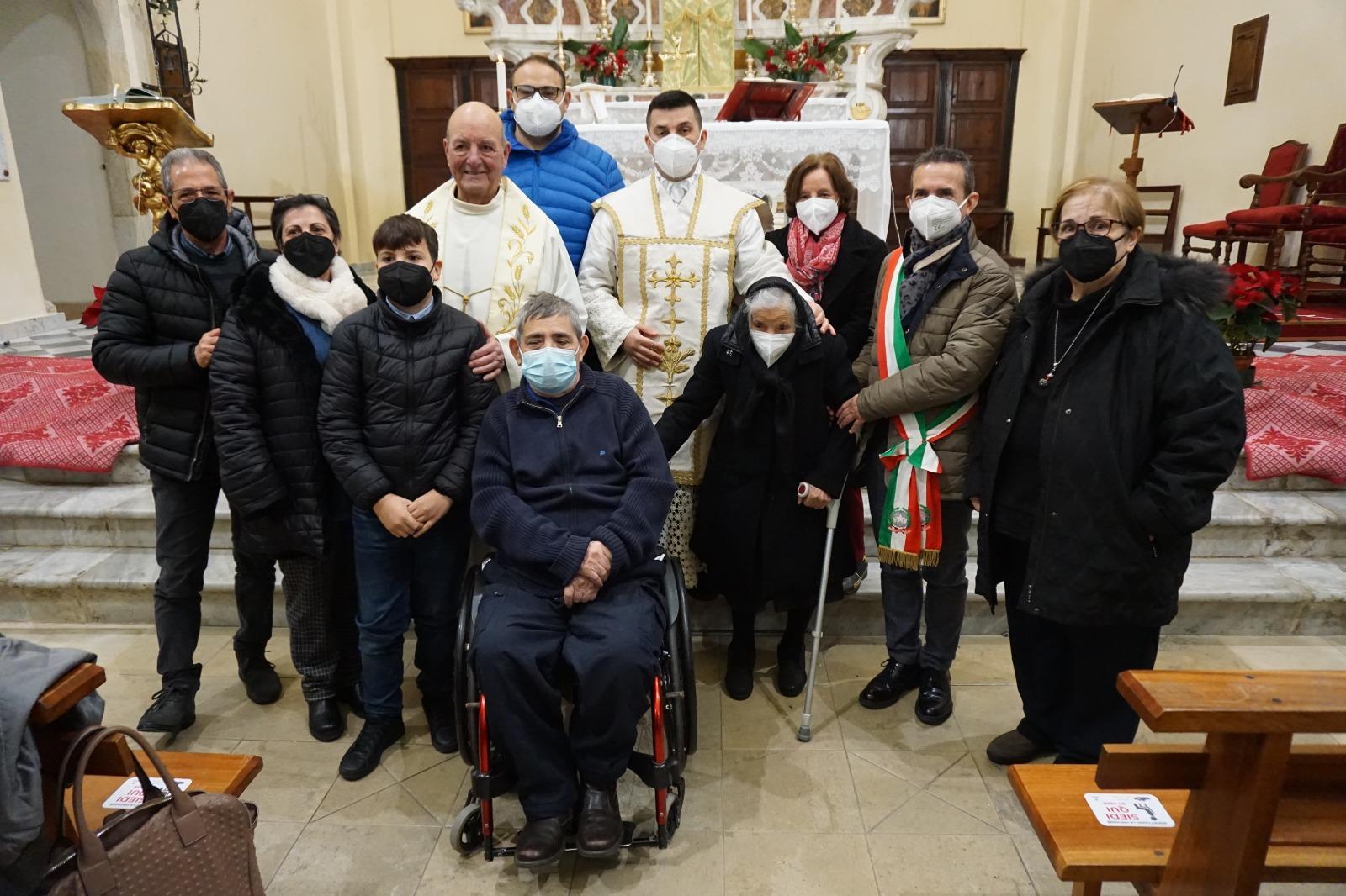 Vincenza Cau neo centenaria a Siddi: festa con figli e pronipoti