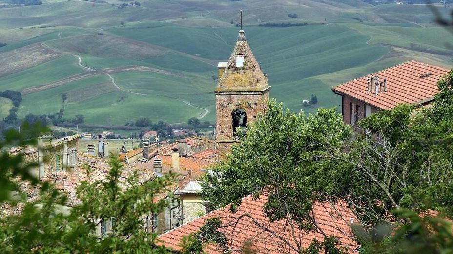Il sindaco ai genitori: «Aiutateci a salvare le scuole, iscrivete i vostri figli a Chianni»