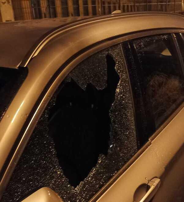 La Bmw con vetri rotti