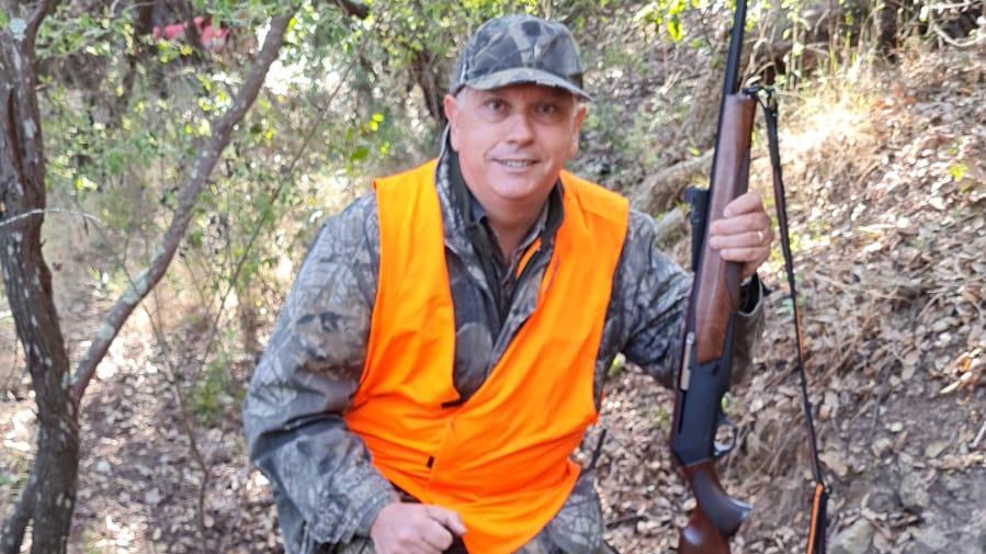 Carlo Simoni, presidente dell’Atc, dopo una battuta di caccia al cinghiale