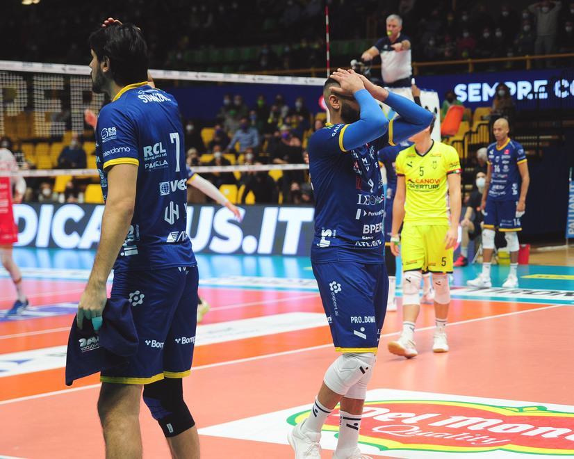 Modena Volley: salgono a nove i positivi nel gruppo squadra 