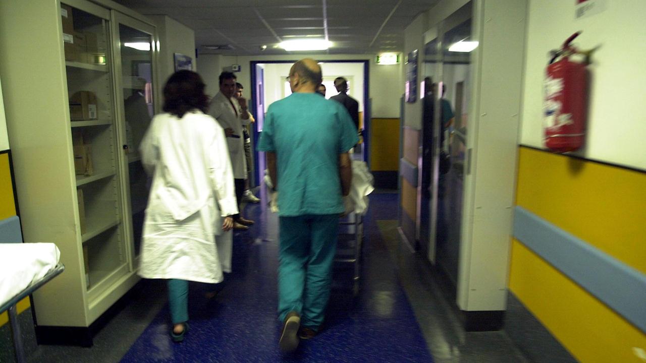 Incinta e non vaccinata muore di Covid a 28 anni. I medici salvano il bambino