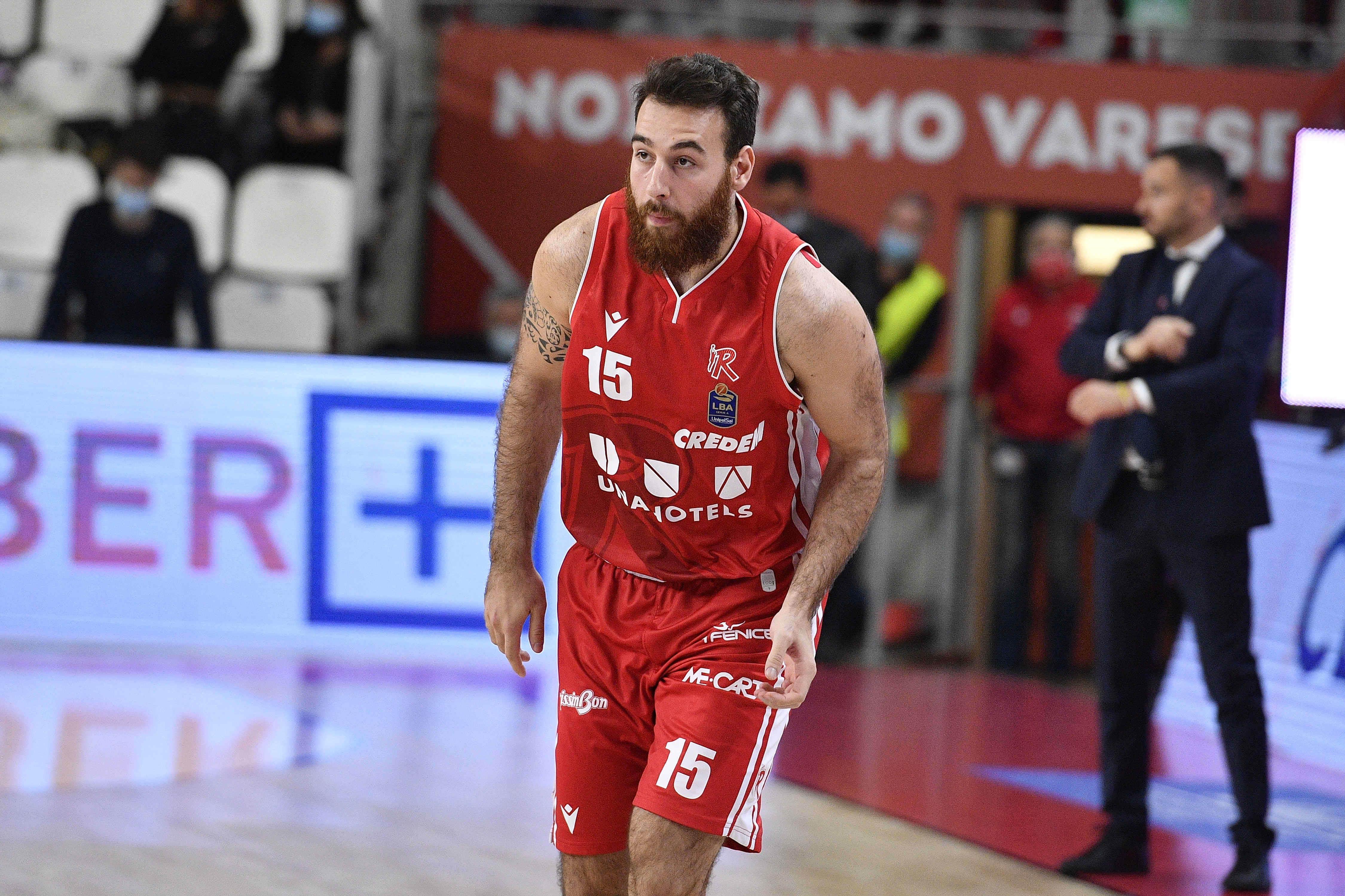 Il lungo biancorosso Stefano Colombo