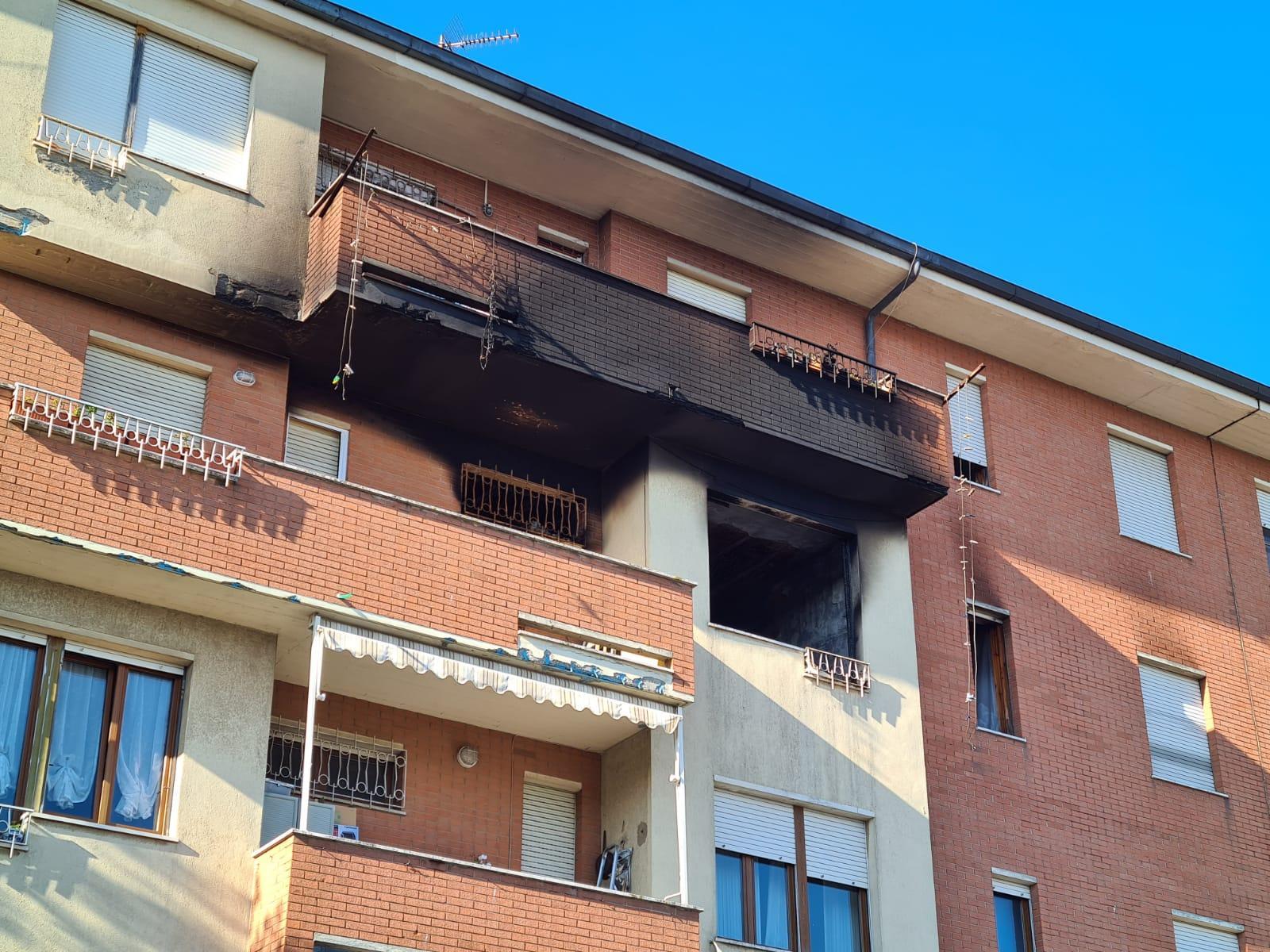 Incendio di via Perini, ipotesi corto circuito e grossi danni ai solai 