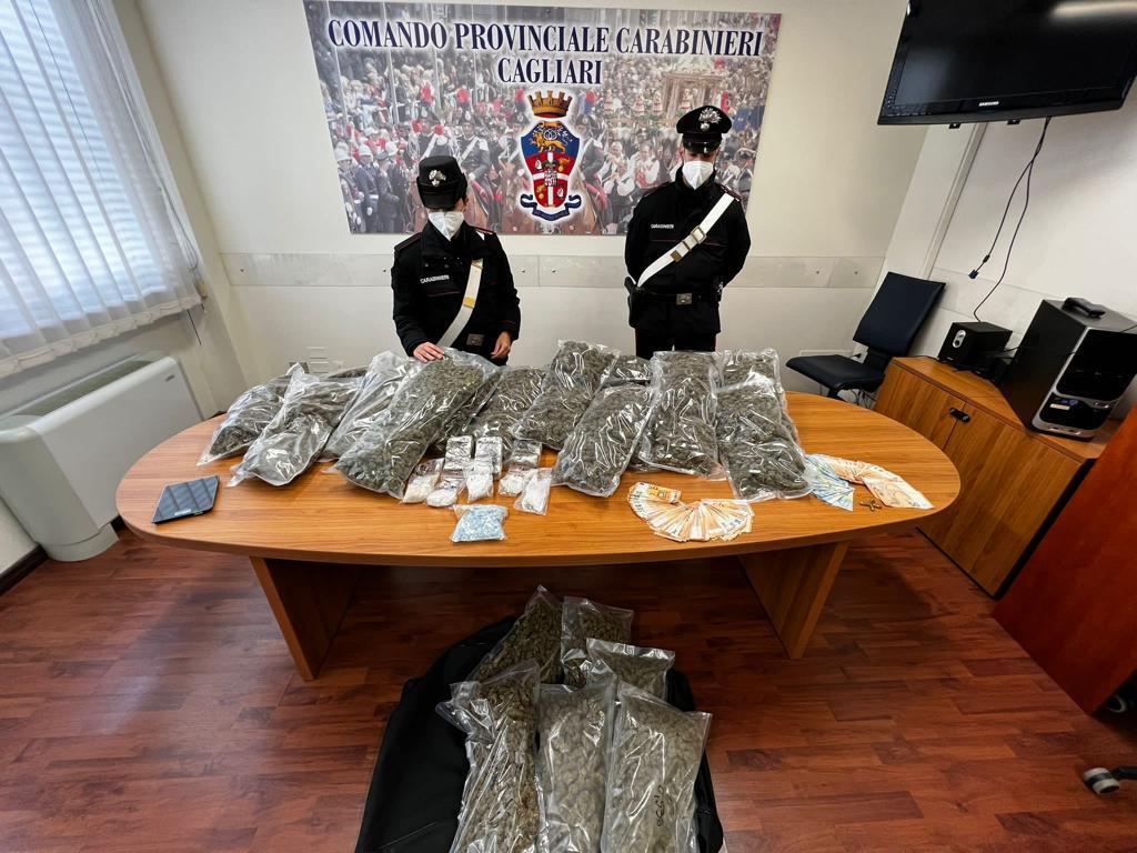 Mega blitz antidroga dei carabinieri a Pula e sul litorale: 5 arresti