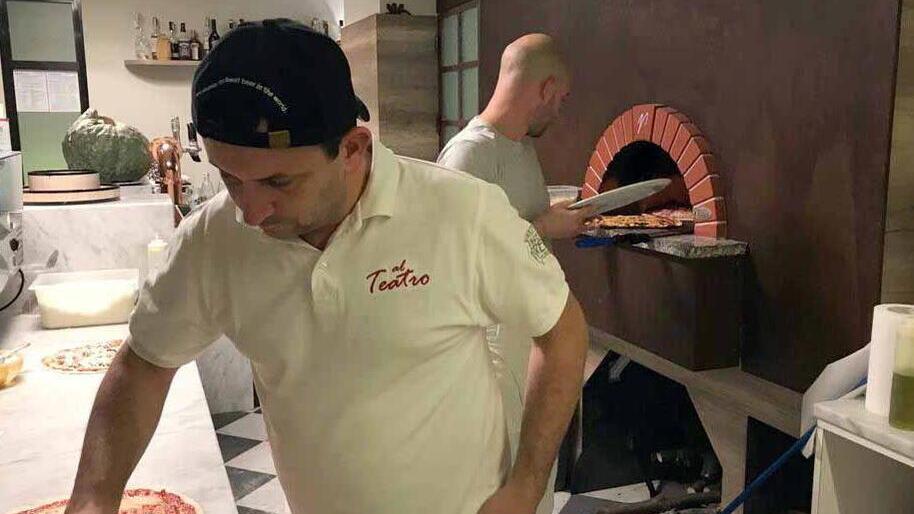 Mozzarella e farina più care In pizzeria arriva l’aumento