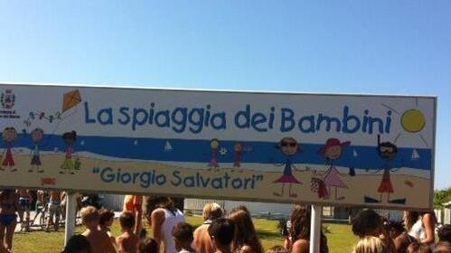 A settembre a Forte dei Marmi si andrà a scuola al mare: «La spiaggia come un’aula»