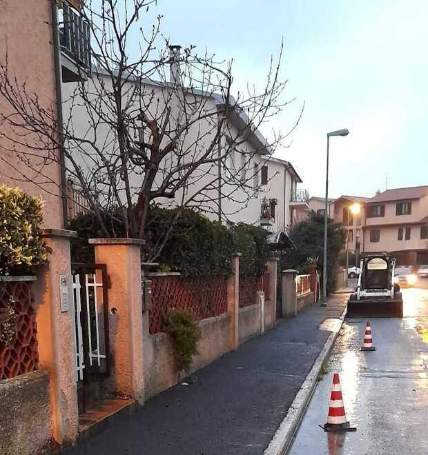 Marciapiedi da sistemare I lavori proseguono 