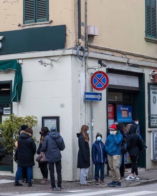 «Le farmacie tornano a pagare il suolo pubblico per i tamponi» 