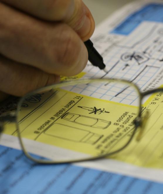 Rc auto, in settemila pagheranno di più Ma il prezzo medio delle polizze è in calo 