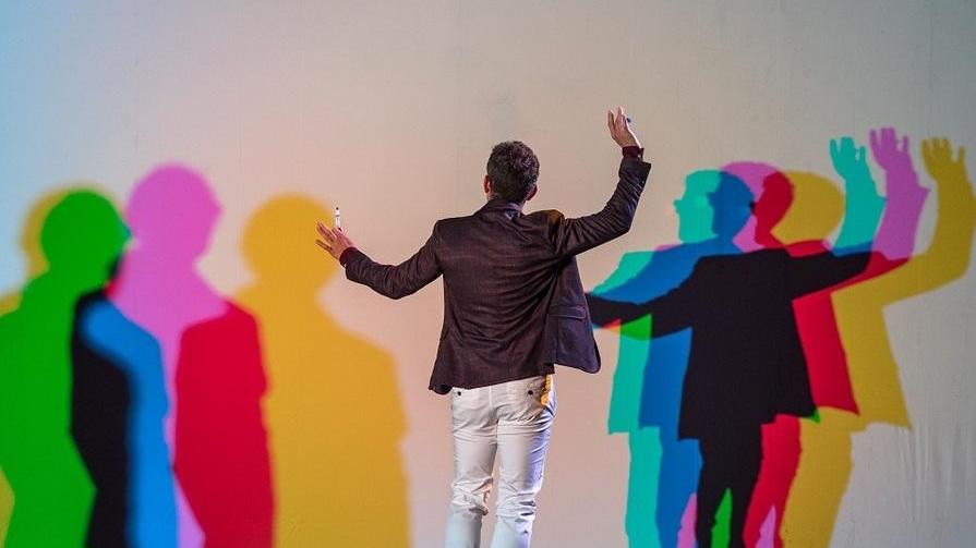 La commedia tragicomica “Art” in scena al Pedrazzoli