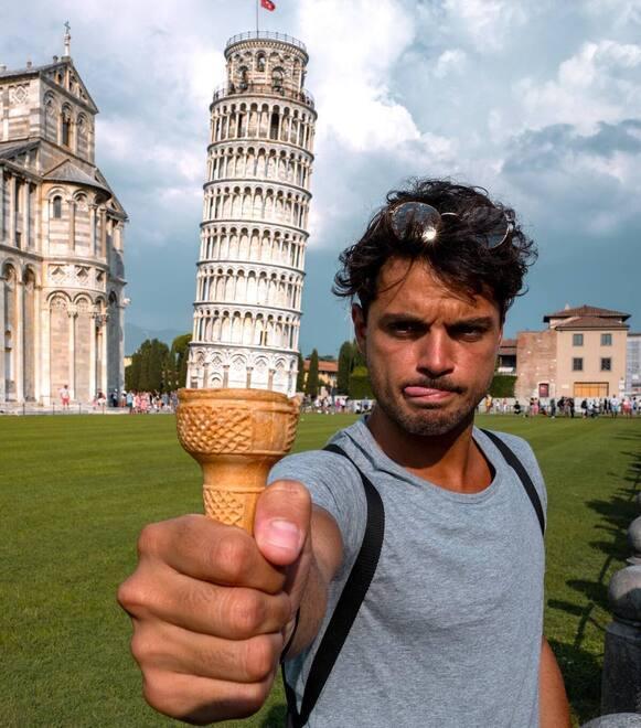 La Torre dentro il cono, un’immagine resa virale anche dal blogger fiorentino WikiPedro