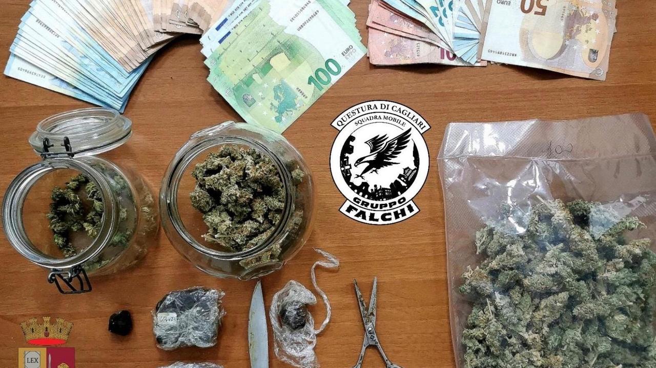 Market della droga a casa: disoccupato arrestato a Cagliari