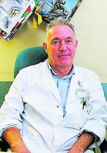 Incinta con il Covid, rischia di morire I medici la fanno partorire con il casco 
