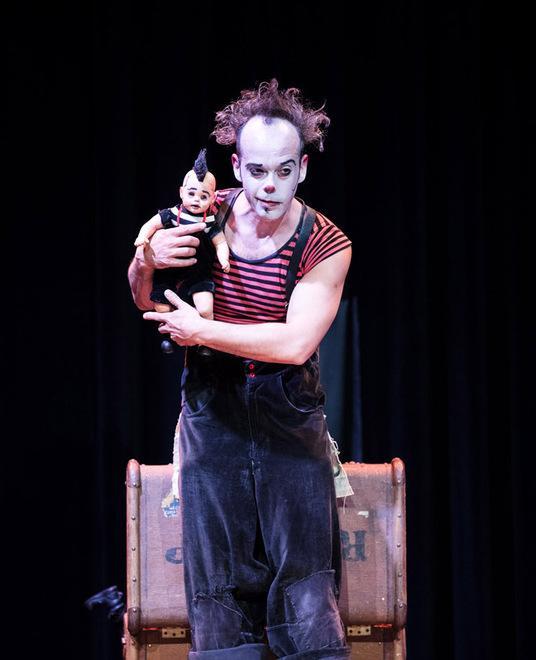InStabile Chapiteau al debutto fra musica, teatro e arti circensi 