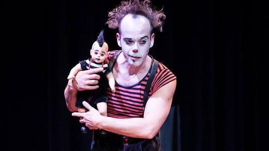 InStabile Chapiteau al debutto fra musica, teatro e arti circensi