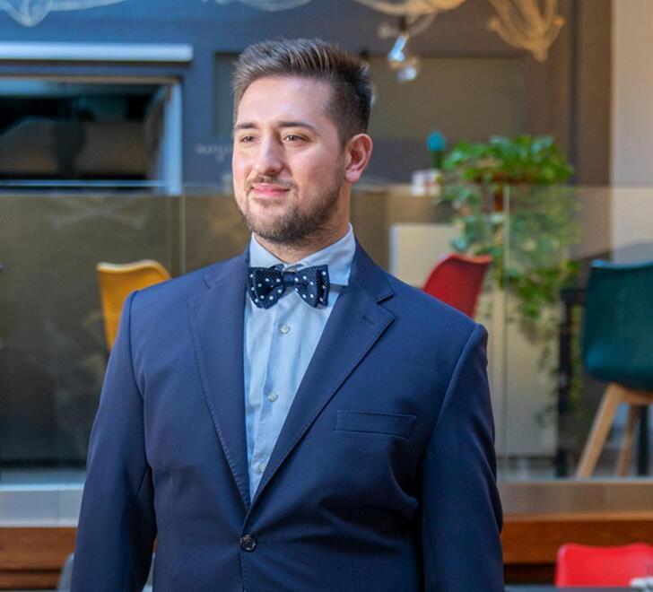 Bianchi, il maitre che fa l’influencer Porta il suo lavoro in tv e alla radio 