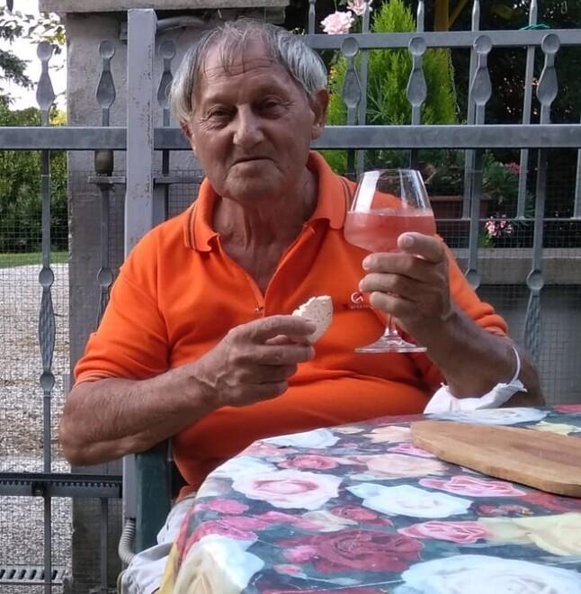 Jolanda piange Beppe Musicista e pittore era il simbolo del paese «Dipingi per noi»