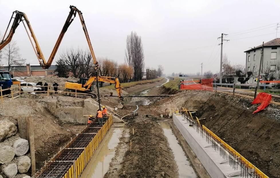 Cantiere di Ponte Vettigano posa del ponte a metà febbraio