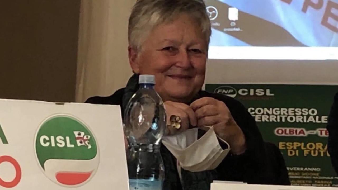 «Gli anziani in fila per ore davanti alle Poste»