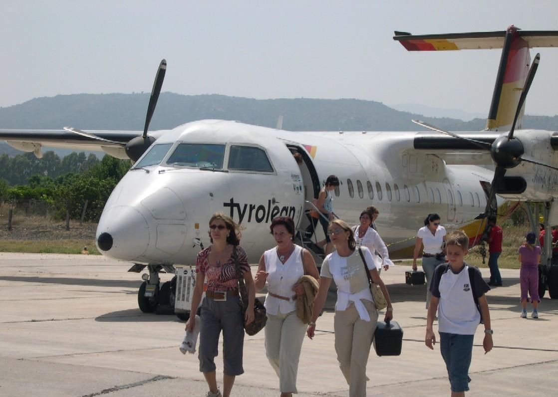 Upper Sky Aliparma vola via da Tortolì 