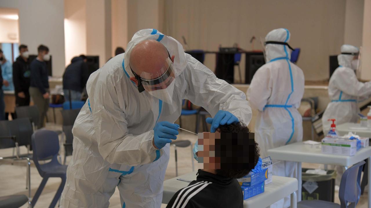 Covid in Sardegna: 4 decessi, contagi in calo ma salgono i ricoveri ospedalieri